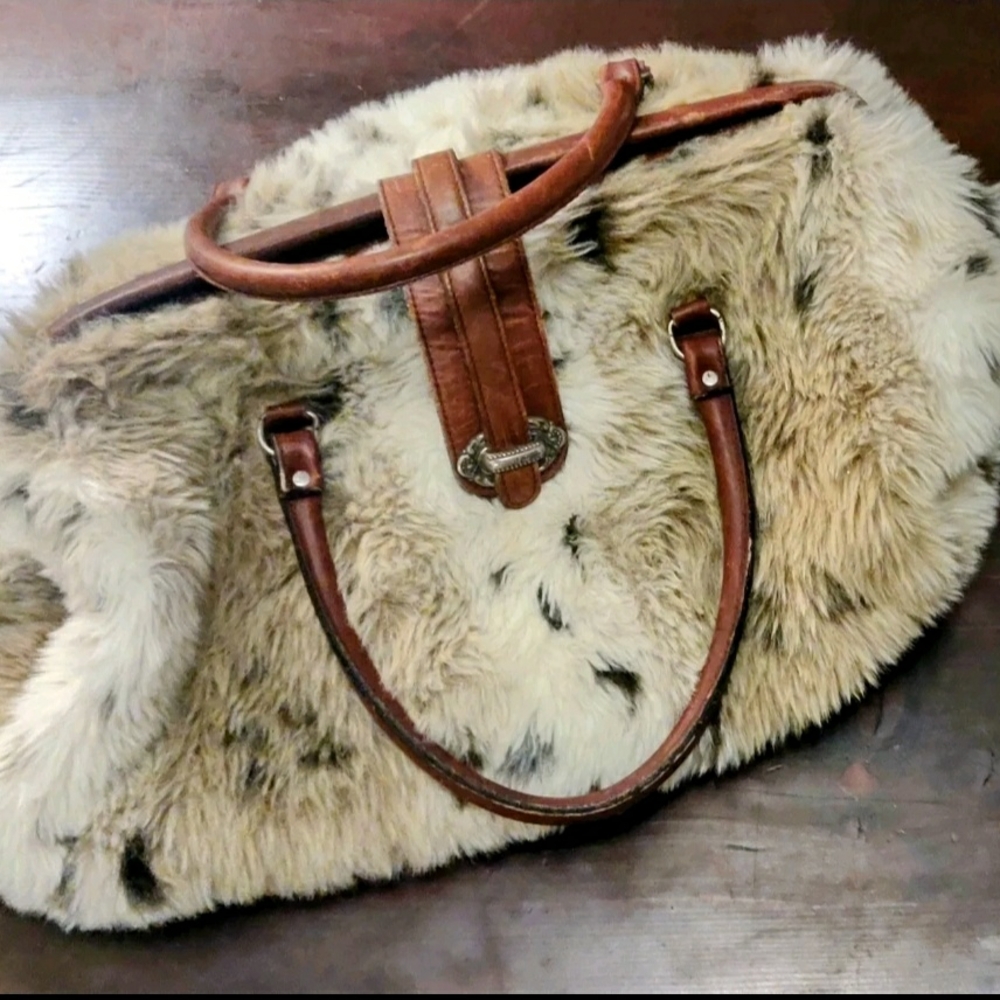 Ravini Brown and Cream Plush Travel Bag with Leather Handles